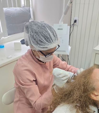 Procedimento capilar com peeling ultrassônico
